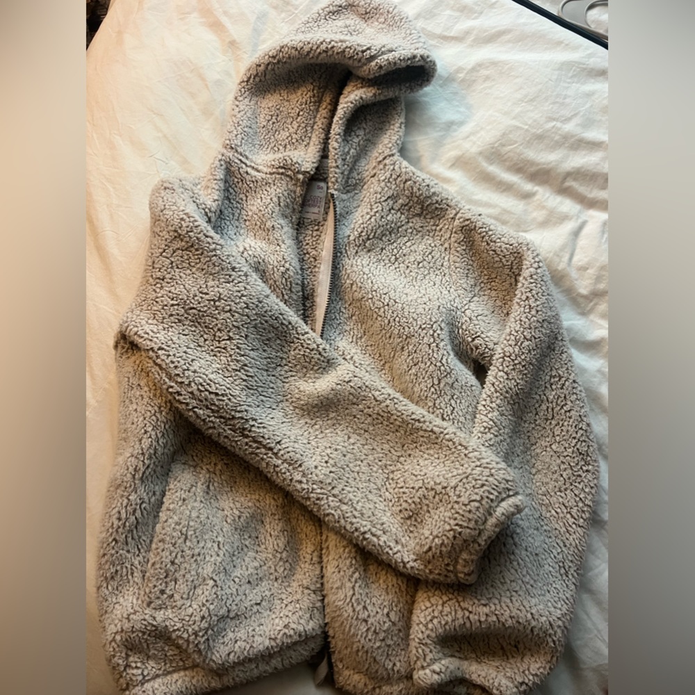 fluffy zip up
